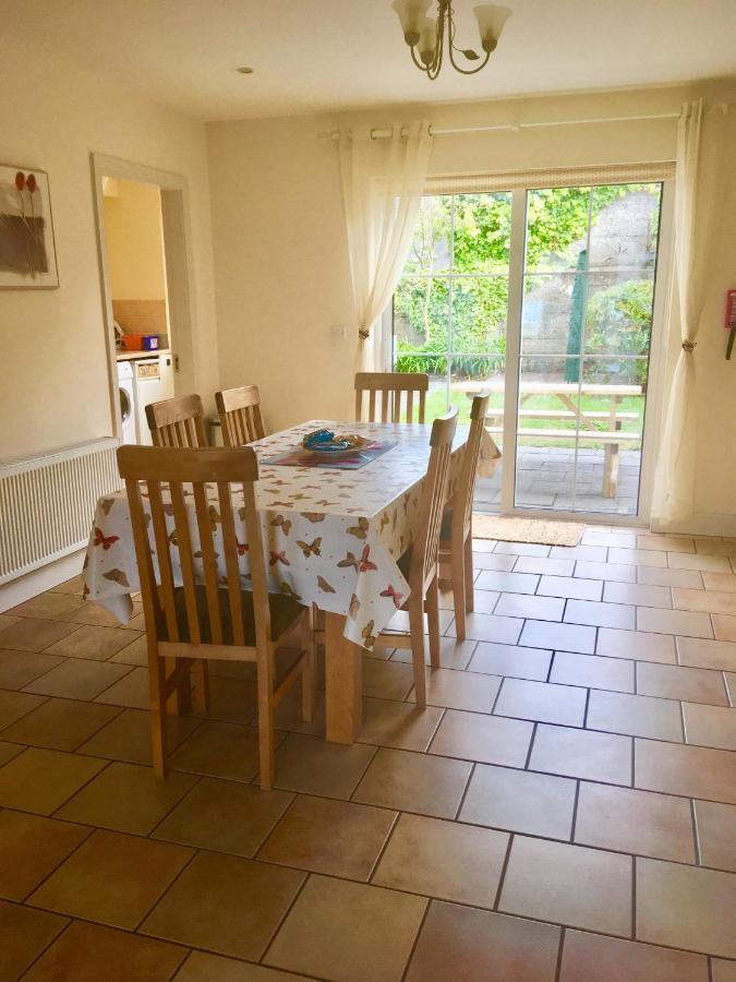 Foxglove House Knights Town Extérieur photo